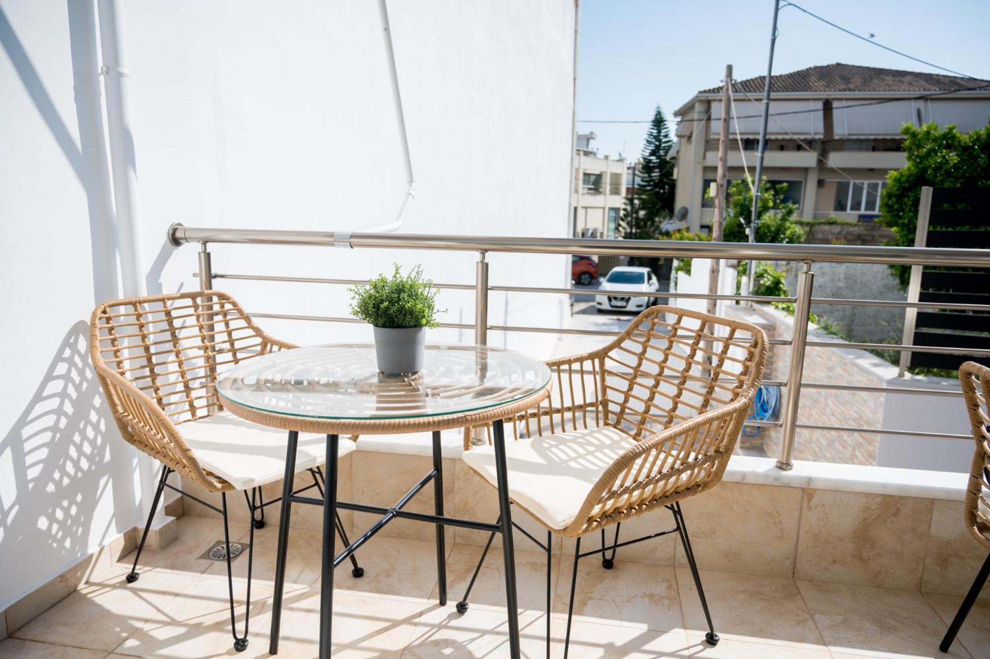 Meda Apartments Preveza Esterno foto