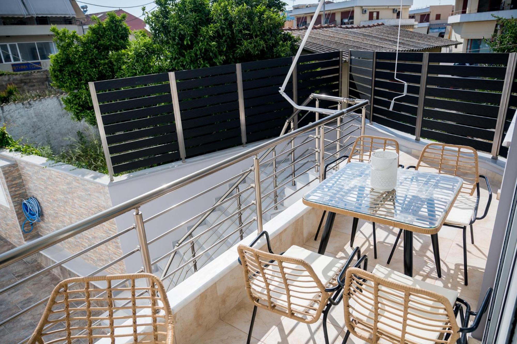 Meda Apartments Preveza Esterno foto