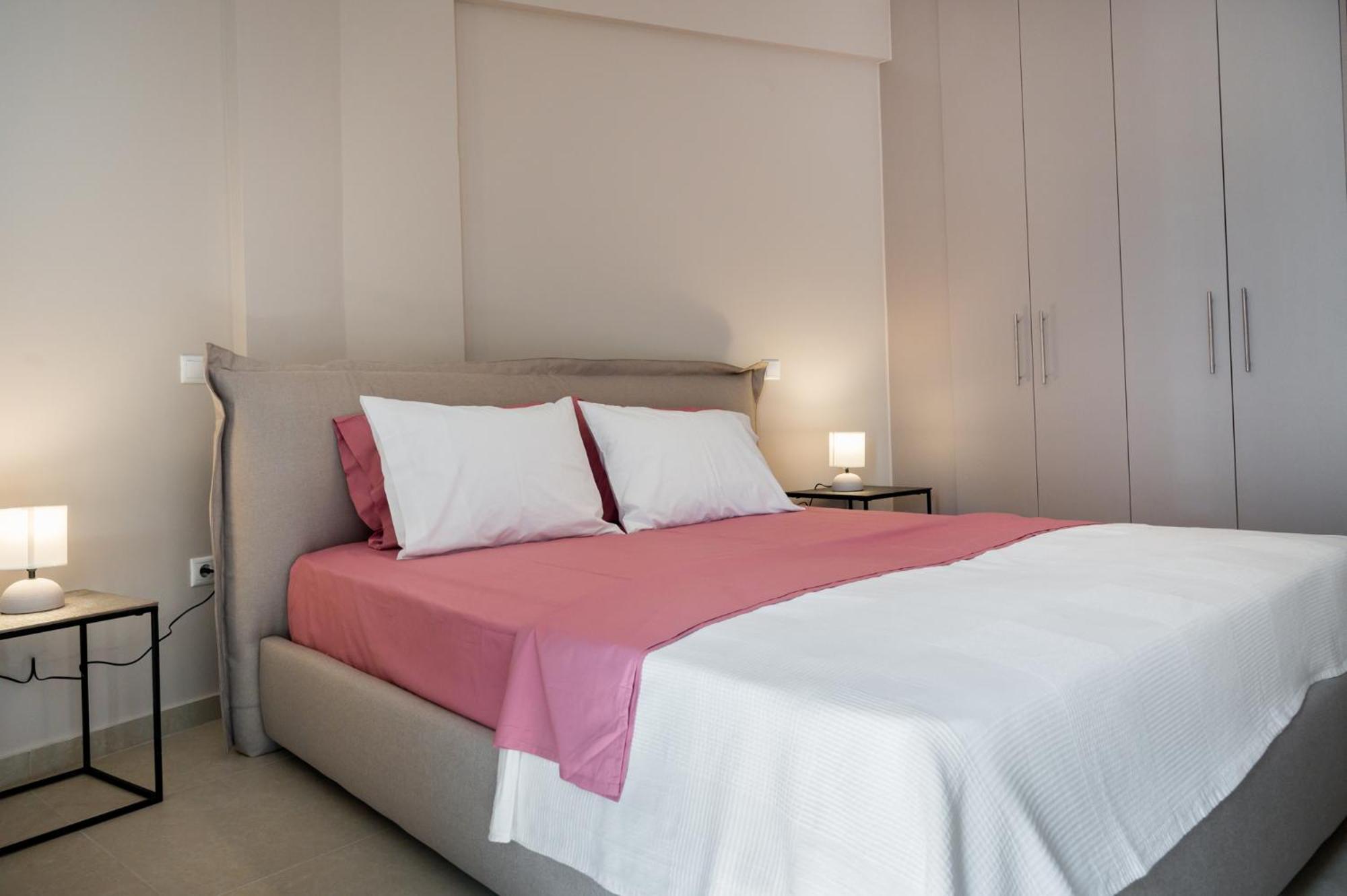 Meda Apartments Preveza Esterno foto